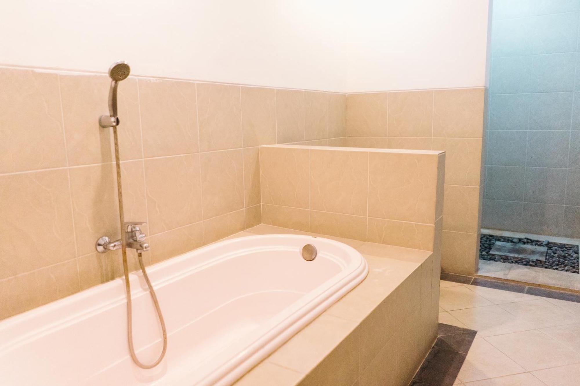 Renovated Villa Linda Canggu 3Br Pool Villa Near Finns チャングー エクステリア 写真